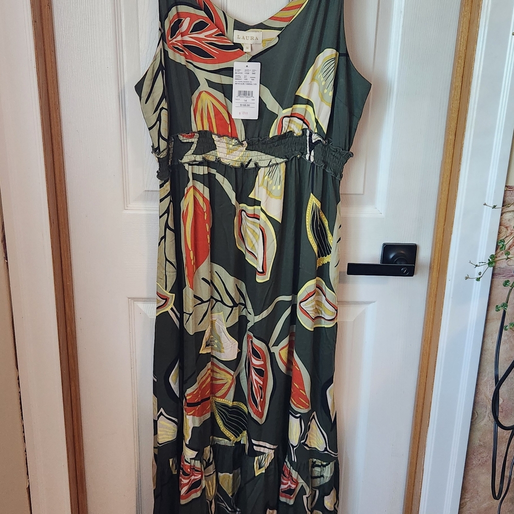 Elegant Leaf Print Maxi Dress